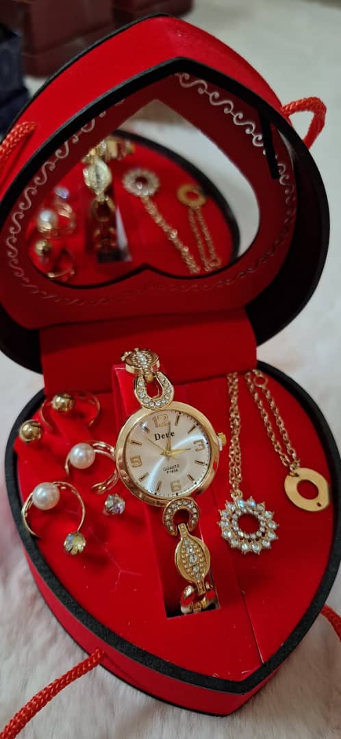 طقم نسائي أحمر | Coffret Femme Rouge