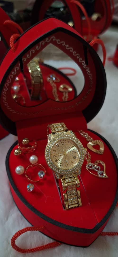 طقم نسائي أحمر | Coffret Femme Rouge