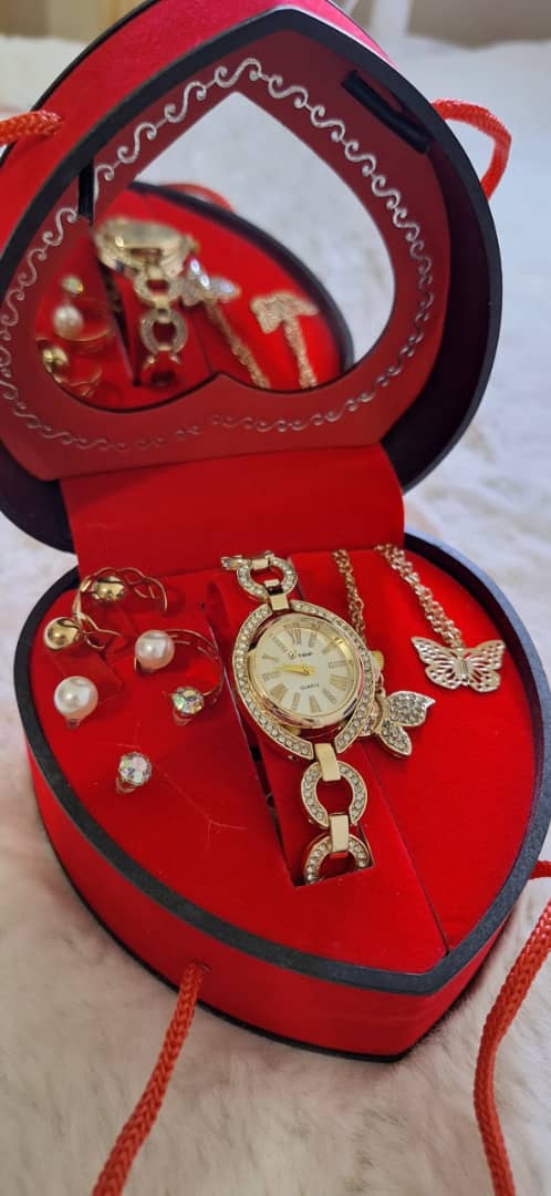 طقم نسائي أحمر | Coffret Femme Rouge